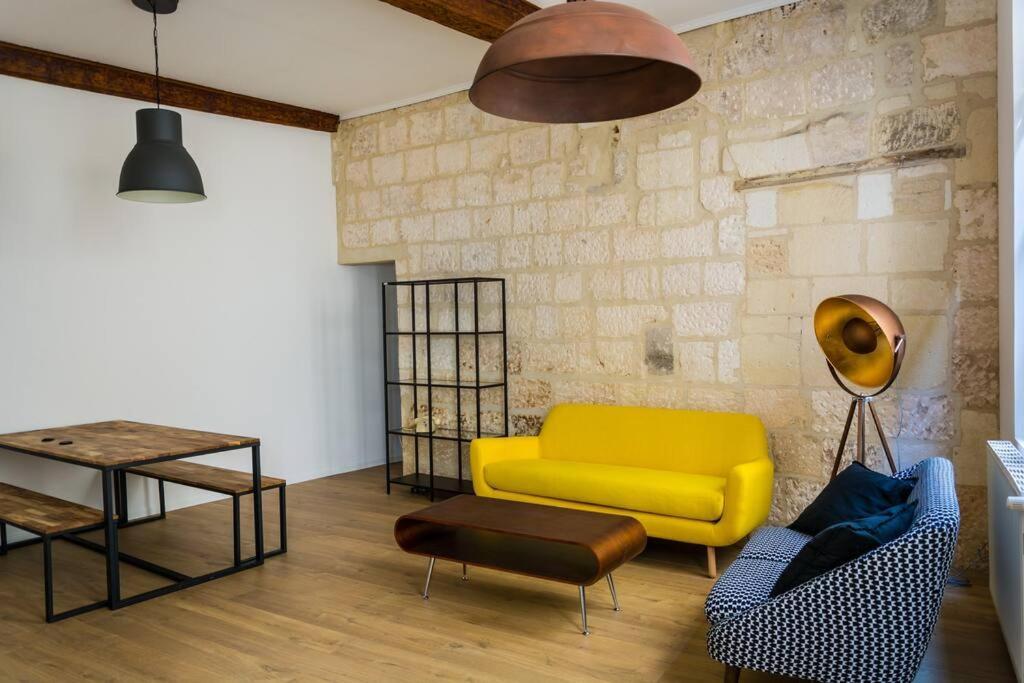 Apartment In Hyper Center - 3 Bedrooms Arles Bagian luar foto