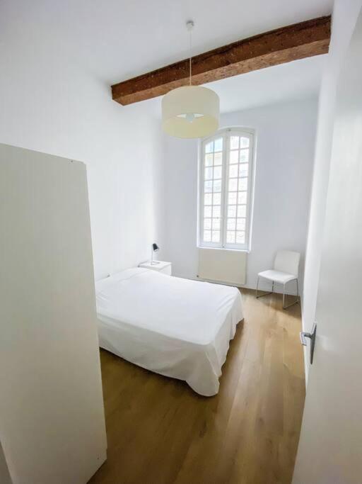 Apartment In Hyper Center - 3 Bedrooms Arles Bagian luar foto