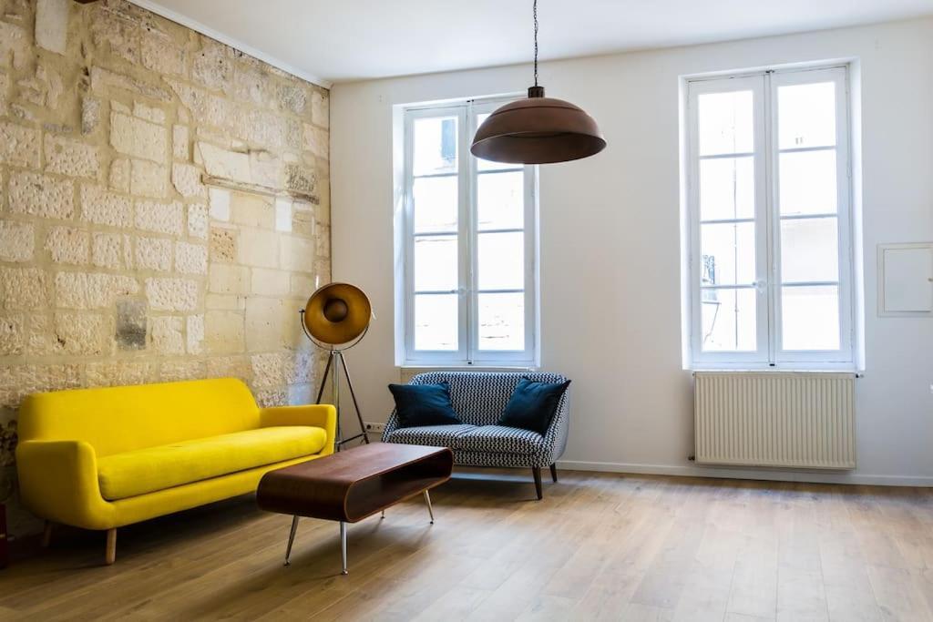 Apartment In Hyper Center - 3 Bedrooms Arles Bagian luar foto