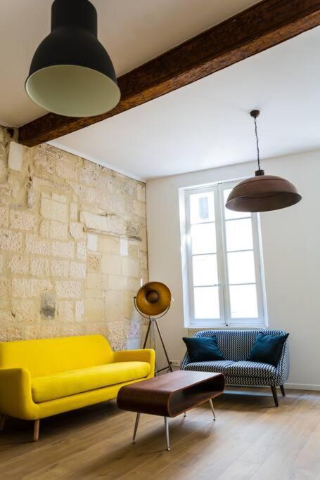 Apartment In Hyper Center - 3 Bedrooms Arles Bagian luar foto
